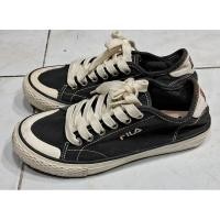 ราคา รองเท้า FILA สีดำขาว มือสอง ใส่ใช้งานได้ปกติ เบอร์37 สภาพดีพื้นดี (25785615024)