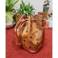 ราคา MCM (แท้)Signature มือ2 ทรงจีบ หนังแท้ (29836097987)