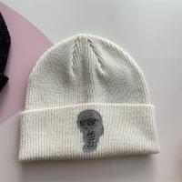 ราคา หมวกไหมพรม มีlogo ลุงkarl กลิตเตอร์ สวยมาก สี ขาว KARL LAGERFELD Bunnie Hat (29387130951)