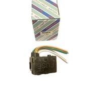 ราคา แผงฟิวส์เสียบ 4ช่อง พร้อมมีสาย แผงฟิวส์เสียบรถยนต์ (รุ่นฟิวส์ Standard) ราคาต่อ 1ตัว (29287399353)