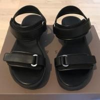 ราคา Charles & Keith รองเท้าแตะรัดส้นสีดำ Wedges Platform Open Toe Sandals (2645835941)