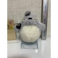 ราคา ตุ๊กตา Totoro ไขลานมีเสียงเพลง งานหายาก งานสะสม ของแท้ แท่นที่รองหามาแทนค่ะ (22700783724)