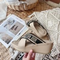 ราคา รองเท้าส้นตึก ส้นเตารีด (5186330476)