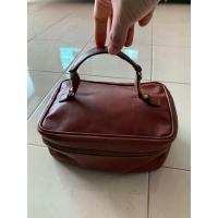 ราคา กระเป๋ากุดชี่แท้มือสองใส่เครื่องสำอางค์แท้วินเทจ100% (27709456533)