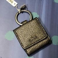 ราคา พวงกุญแจรูปกระเป๋าจาก Coach ของแท้ ดี ราคาถูก ราคา430บาท (1608724733)