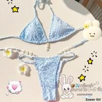 ราคา ⭐ส่งไวจากไทยชุดว่ายน้ำ บิกินี่ผูก เซ็กซี่ บราสามเหลี่ยมผูกคอ แต่งจี้มุกเปลือกหอย สีฟ้า ปักลายดอกไม้เล็กๆ น่ารัก (27810938599)