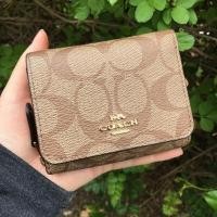 ราคา COACH F41302 SMALL TRIFOLD WALLET IN SIGNATURE CANVAS (4946398286)