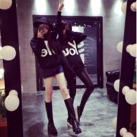 ราคา เสื้อคู่ 2 ตัว คอกลม แขนยาว ลาย YOU + ME (594810398)