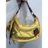 ราคา กระเป๋าสะพาย JUICY COUTURE สีเหลือง ผ้าขนนุ่ม (40559173511)