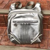 ราคา กระเป๋าถือ Adidas แท้ สีเงิน มือสอง (1613032165)