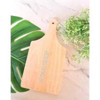 ราคา เขียงไม้ไดโซะ แบบมีด้ามจับ สำหรับใส่อาหาร ขนมปัง หรือเบเกอรี่ มีรูแขวนได้ (1189797723)