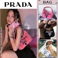 ราคา ♞,♘PRADA ปราด้า Prada Re-Edition 2000 Terry Fabric Hobo Underarm Bag/กระเป๋าสตรี/กระเป๋าสะพายไหล่ (29681795780)