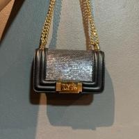 ราคา Lyn พร้อมส่ง มือสอง กระเป๋าสะพายข้าง สายสะพายโซ่สีทอง มือสอง สภาพนางฟ้า ใช้งานน้อย (27134141376)