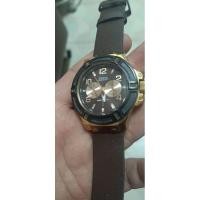 ราคา นาฬิกา guess chronograph สีทองของดำของแท้ (43601003536)