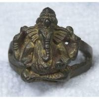 ราคา แหวนพระพิฆเนศวร เทพเจ้าแห่งความสำเร็จ เนื้อทองเหลืองเก่า ไม่ทราบที่ (29327168279)