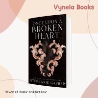 ราคา VYNELA (หนังสือภาษาอังกฤษ) ONCE UPON A BROKEN HEART (#1 / US EDITION) — STEPHANIE GARBER (ผู้แต่ง CARAVAL) (16643859485)