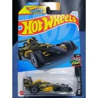 ราคา โมเดลรถ Hot Wheels HW-4 Trac 101/250 Black ,Gold and Yellow HW Race Day New ของใหม่ยังไม่แกะแพ็ค (26677777684)