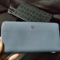 ราคา MCM Blue Large Milla Zip Wallet (1623629759)