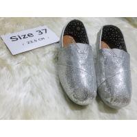 ราคา รองเท้าTomsมือสองของแท้ สภาพดี (11168027981)