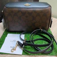 ราคา Coach มือหนึ่ง new !!! หมอนจิ๋ว ไม่มีหู แท้ 100% (5829016378)