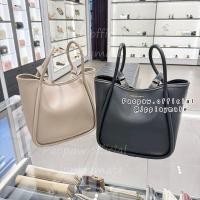 ราคา กระเป๋าสะพาย Charles & keith รุ่น Mini Lyla Tubular Tote Bag : CK2-30782647 แท้จากชอป 100% (43857127716)