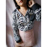 ราคา เชิ้ตหญิง แขนยาว ม้าลาย โซ่ทองคล้องเป๋า ปกกระเป๋าปลายเเขนสีเดียวกัน เนื้อผ้าซาติน เกรดพรีเมี่ยม งานป้าย (6578084406)