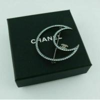 ราคา Authentic Used once Chanel Blue Rhinestone Ruthenium Crystal CC Moon Brooch (4159224754)