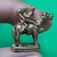 ราคา ขุนแผนขี่ม้าเสพนาง เนื้อทองเหลือง (ไม่อัดกรอบ) (4987390682)