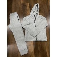 ราคา ชุดเสื้อ กางเกงเด็ก uniqlo size 140 (13557990914)