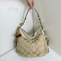ราคา Thrifthabor x A.list.vintage - COACH Zoe Beige Signature Canvas Ivory Leather Hobo Shoulder Bag 12674 แท้ 100% (28129762669)