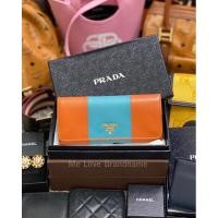 ราคา Prada Two Tone Orange/Blue Saffiano (รับประกันสินค้าแท้) (28652695617)