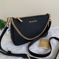 ราคา [[พร้อมส่งแท้%]] Michael Kors Jet Set Medium Saffiano Leather Crossbody Bag (24604793221)