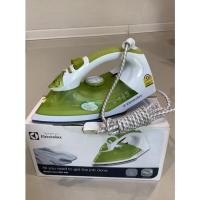 ราคา เตารีดไอนำ้ Electrolux ESI 400 (8774179070)