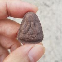 ราคา พระปิดตาปลดหนี้ เนื้อผงไม้ตะเคียน หลวงปู่มหาศิลา สิริจันโท วัดโพธิ์ศรีสะอาด (19480240468)