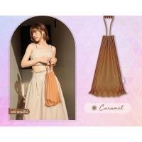 ราคา ส่งต่อ กระเป๋า สวยมาก ME ISSEY MIYAKE su Mermaid Trunk Pleats Bag สี คาราเมล (41904686625)