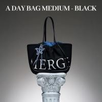 ราคา พร้อมส่งของแท้ MERGE - A Day Bag Medium Color : Black มือ1 (42952360586)
