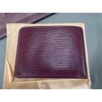 ราคา กระเป๋าสะตางค์ Louis Vuitton epi ของแท้ มือสอง สีน้ำตาลแดง (27568094291)