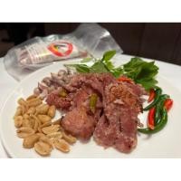 ราคา แหนมกระดูกอ่อน แหนมกระดูกหมูอ่อน เคี้ยวกรุบ แหนมกระดูกหมูอ่อนแม่กิมเง็ก พร้อมทอด แพค 3 ห่อ (22775463146)