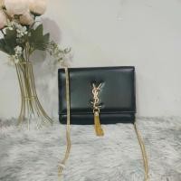 ราคา กระเป๋าแบรนด์เนมมือสอง งานลุ้นแท้ตู้ญี่ปุ่น กระเป๋าYSL พู่ทอง อะไหล่ทอง หนังแท้ทั้งใบ ครอสบอดี้ สภาพใหม่ พร้อมส่ง (13048386507)
