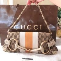 ราคา Used Gucci วินเทจ คล้องแขน/ครัชท์ออกงานเริ่ดๆไปอีก ❤️ส่ง 8,900 บาท (2081366618)