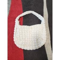 ราคา Cos quilted oversized bag สี off white [พร้อมส่ง❗️] ของแท้ %ซื้อจาก (24111223126)