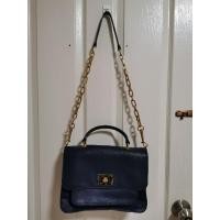 ราคา Charles&Keith กระเป๋าหนังสภาพเหมือนใหม่ขนาด11x8x6 ราคา1890 (6262504993)