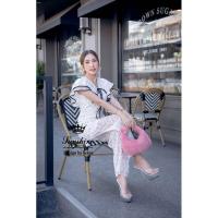 ราคา (M) พร้อมส่งชุดเซท 2 ชิ้น เสื้อแขนระบายกับกางเกงขายาวผ้าชีฟองลายดอกสีชมพู งานป้าย Lady sunshine แท้ มือ1 ป้ายห้อย (25080629950)