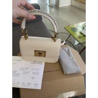 ราคา กระเป๋าสะพาย Charles&Keith รุ่นCk2-50781528 Size S สีIvory ถือก็ได้หรือสะพายก็ได้ค่ะ (15512101955)