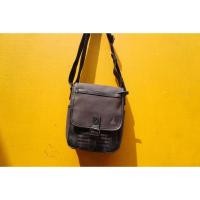 ราคา กระเป๋าสะพายข้าง มือ 2 แบรนด์ "Bean Pole" (40906459921)