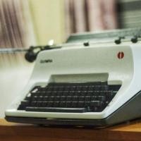 ราคา พิมพ์ดีดตั้งโต๊ะ SG3N (15") ภาษาไทย (1387206374)