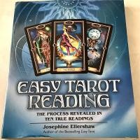 ราคา Easy Tarot Readingหนังสือไพ่ยิปซีมือสอง สภาพ 97% ( 05 ) (28504958905)
