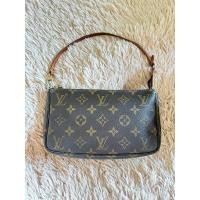 ราคา lv pochette monogram vintage ปี 2001 (27104145257)