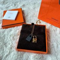 ราคา Like new️ Hermes o kelly necklace ปี2020 สภาพสวยเลยค่า อะไหล่ทอง ใส่น้อย เส้นนี้น่ารักนะคะ นานๆมาที (28119950654)