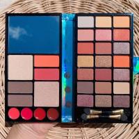 ราคา " ANYLADY LOVELY & SWEET MAKEUP PALETTE มาจ๊ะลุคนี้สวยมั่นที่สุดของที่สุด พาเลทอายเชโดว์ที่มีครบทั้ง 5อย่างในตลับเดียว (3257124033)